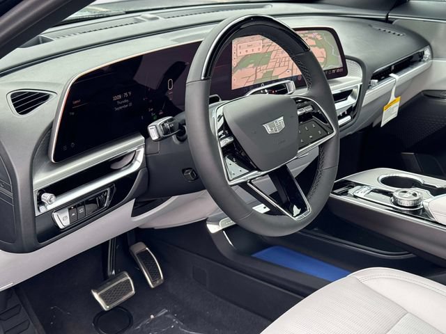 New 2027 Cadillac Lyriq Luxury w/ LPO, Floor Liner Package AWD/4WD image 20