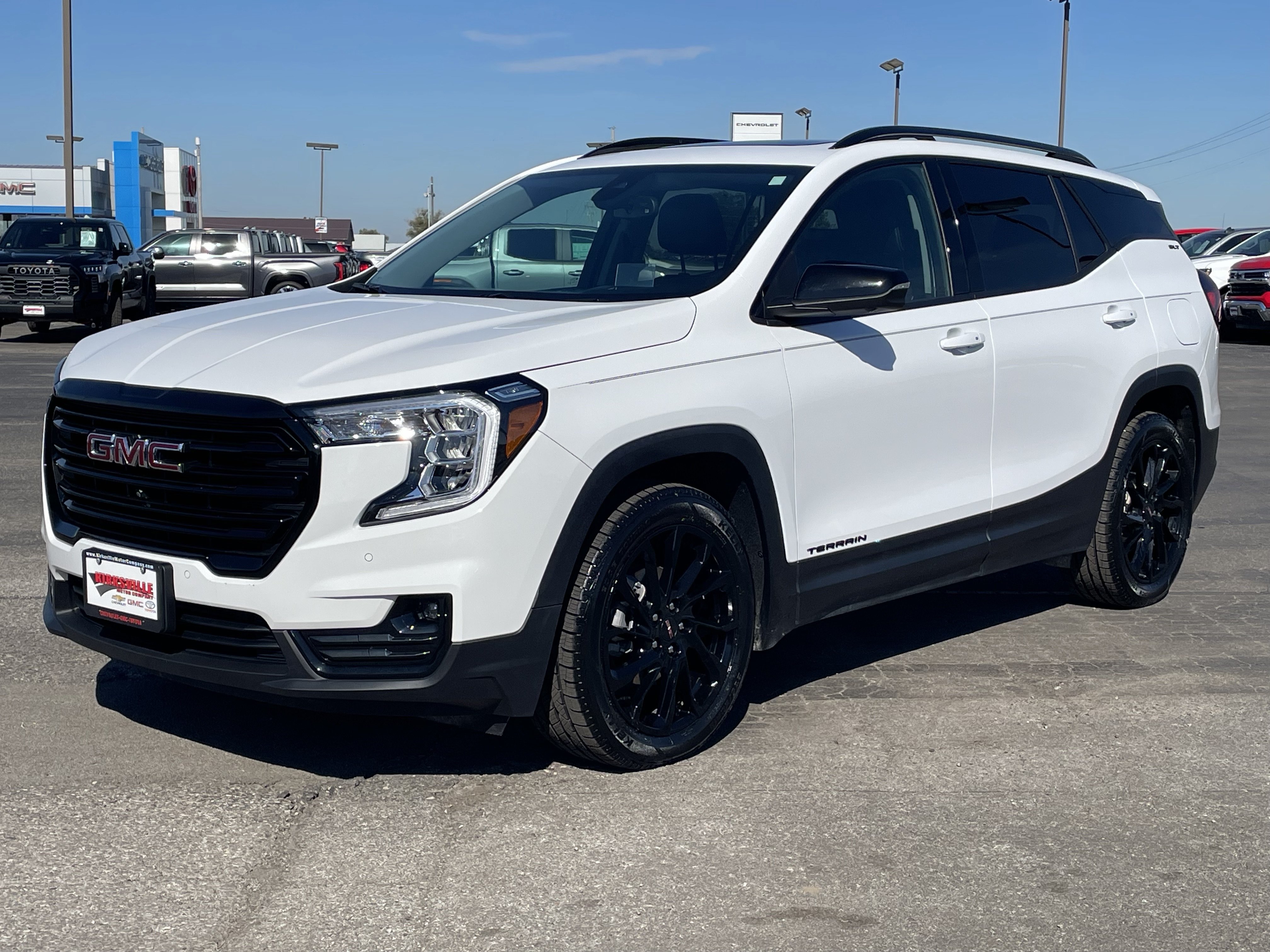 Certified 2024 GMC Terrain SLT w/ Tech Package FWD image 8