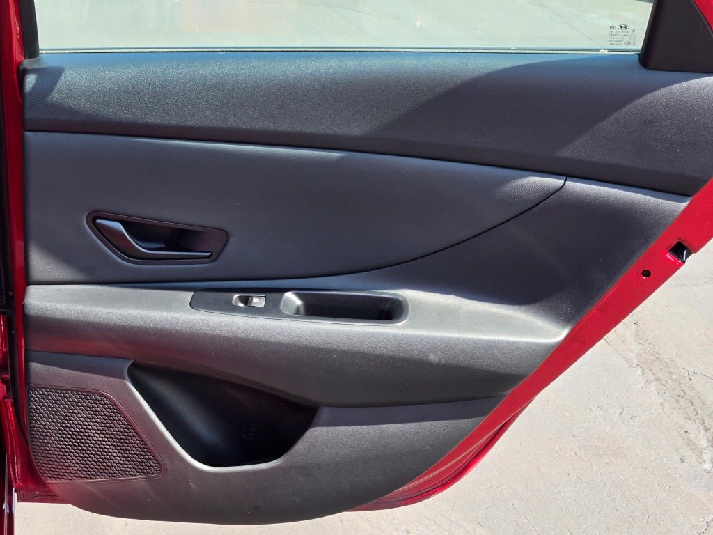 Used 2025 Hyundai Elantra Sport w/ Cargo Package FWD image 9