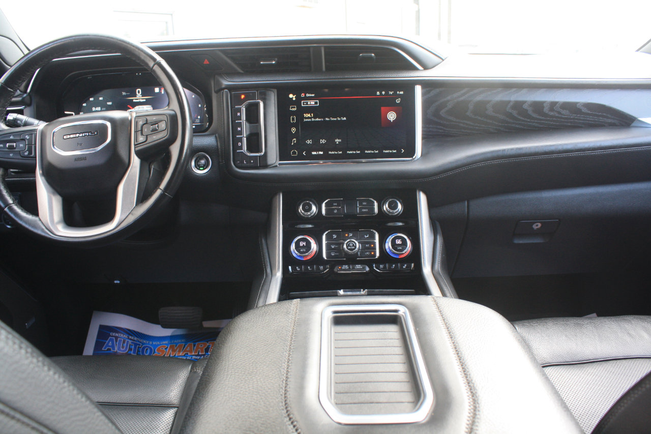 Used 2023 GMC Yukon Denali image 40