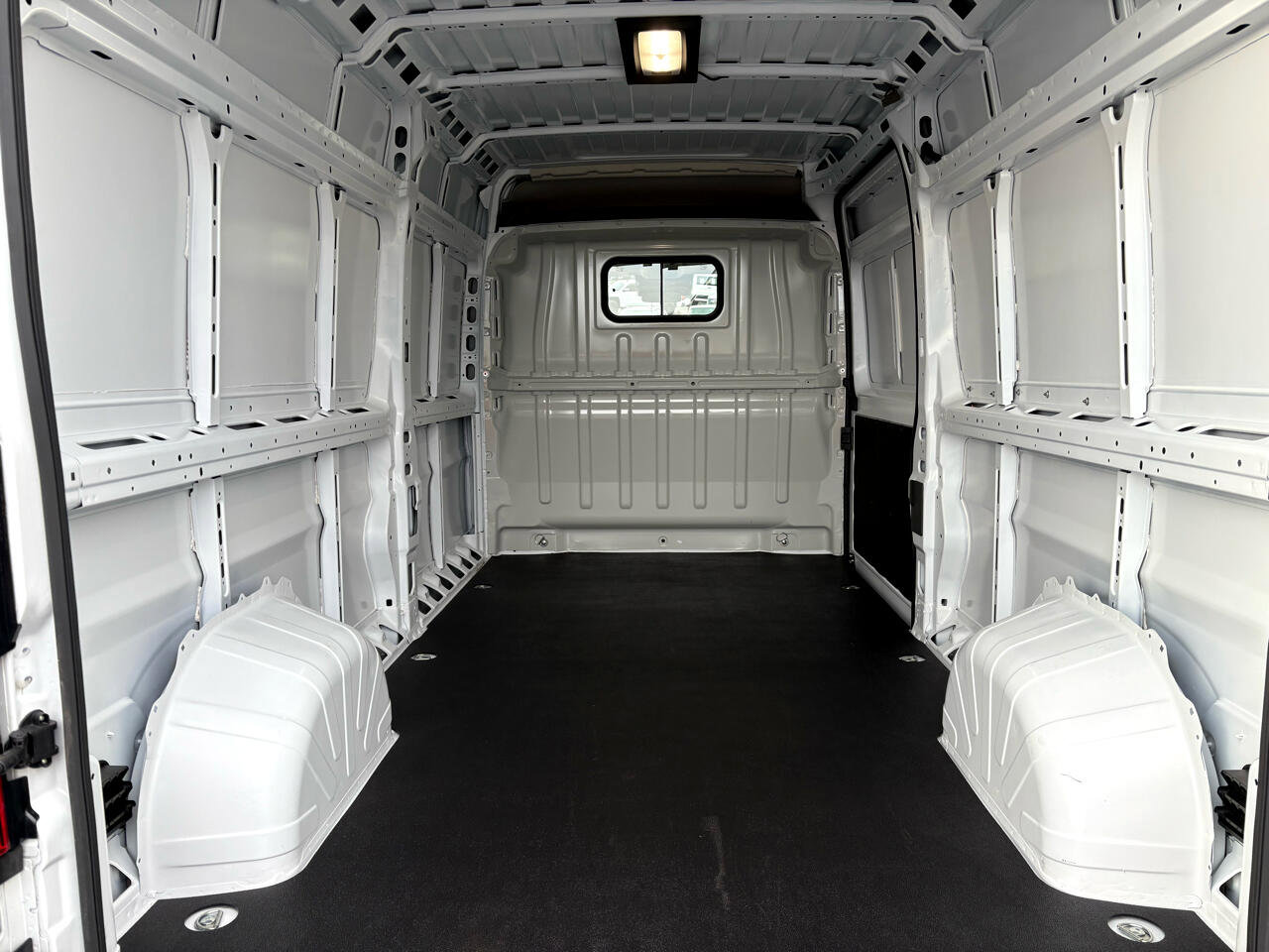 Used 2024 RAM ProMaster 2500 w/ Quick Order Package 22G SLT image 28