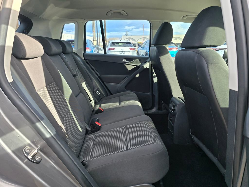 Used 2011 Volkswagen Tiguan S image 12