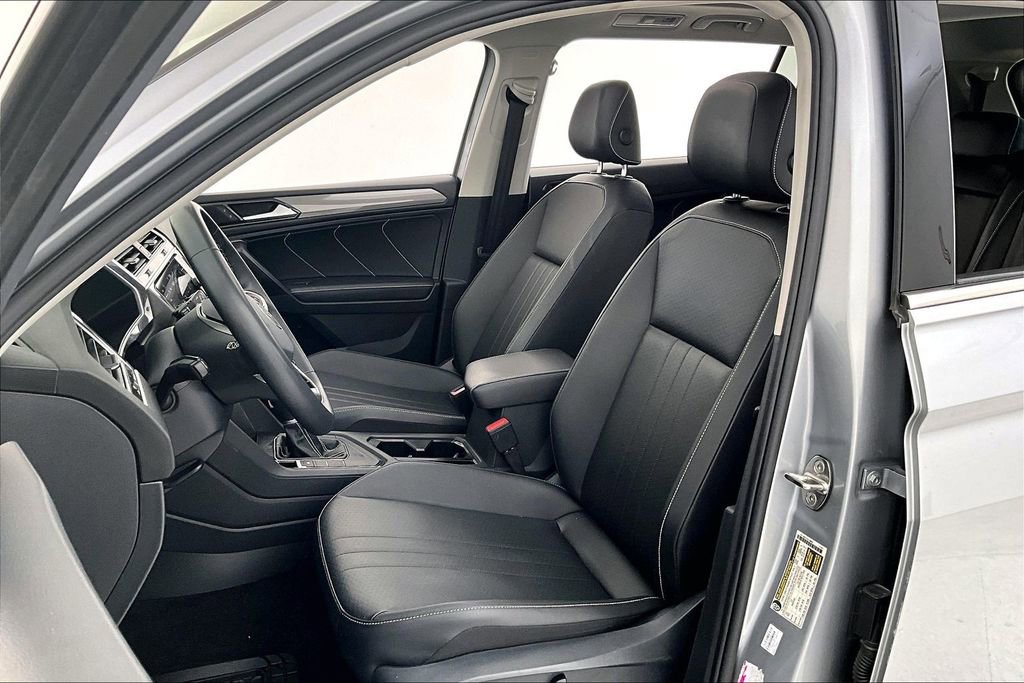 Used 2022 Volkswagen Tiguan SE image 30