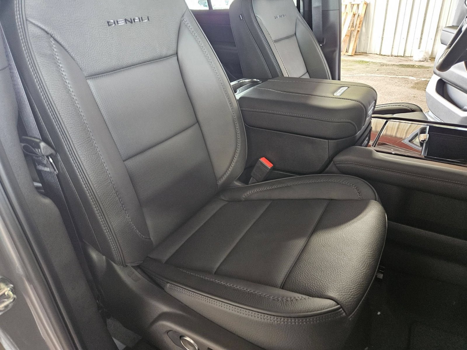 New 2026 GMC Yukon Denali AWD/4WD image 30