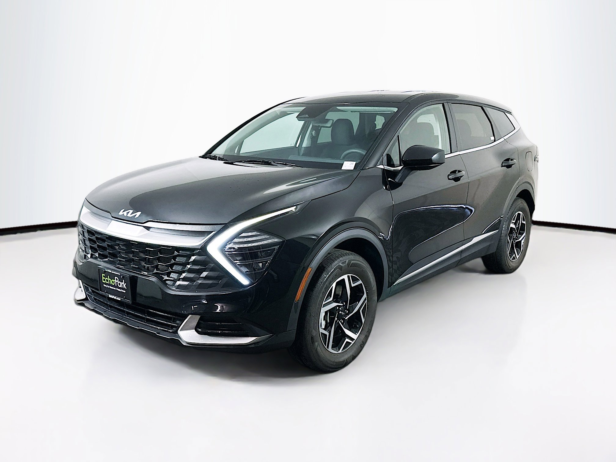 Used 2025 Kia Sportage LX AWD/4WD image 3