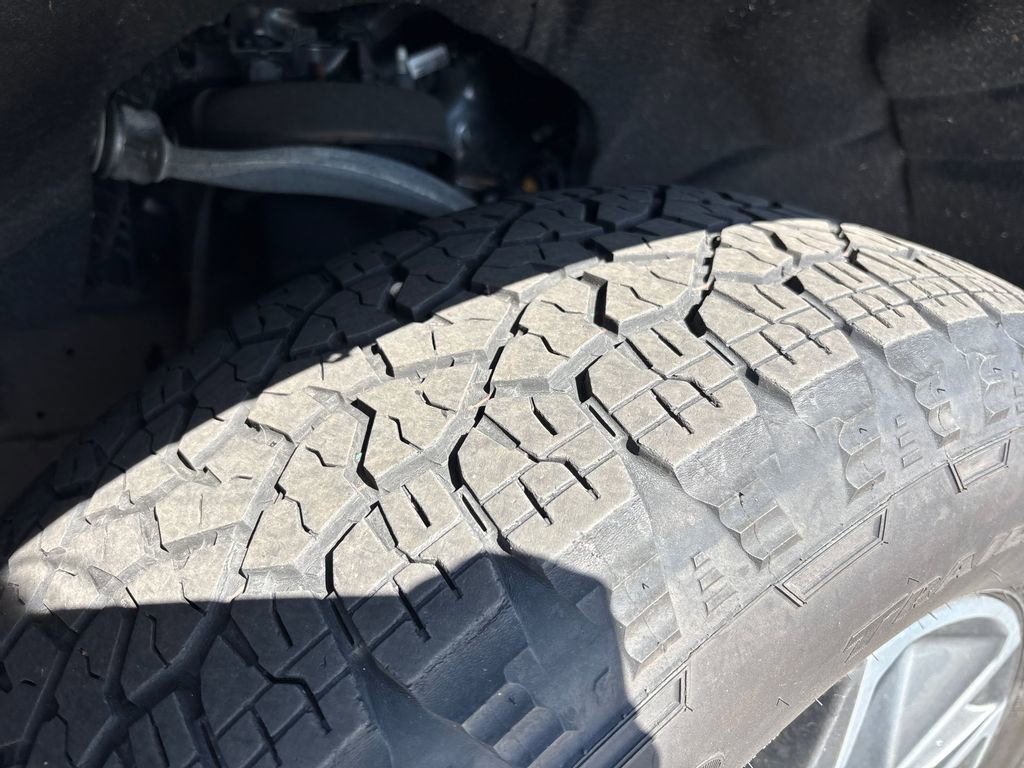 Certified 2022 Chevrolet Silverado 1500 LT AWD/4WD image 32