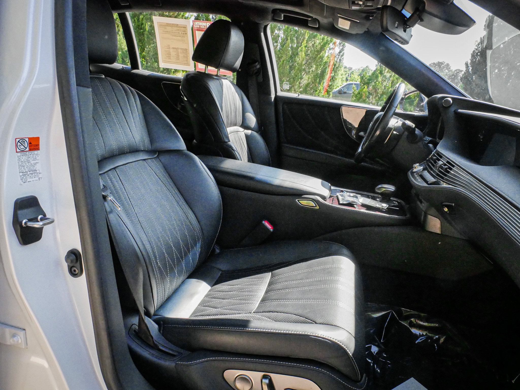 Used 2020 Lexus LS 500 w/ Interior Upgrade Package RWD image 33