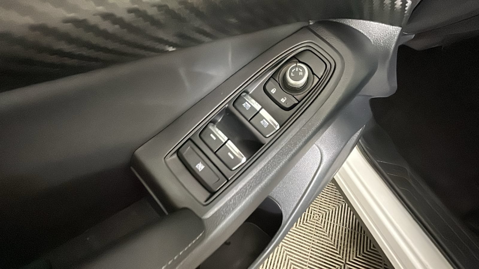 Used 2026 Subaru Ascent Premium AWD/4WD image 13