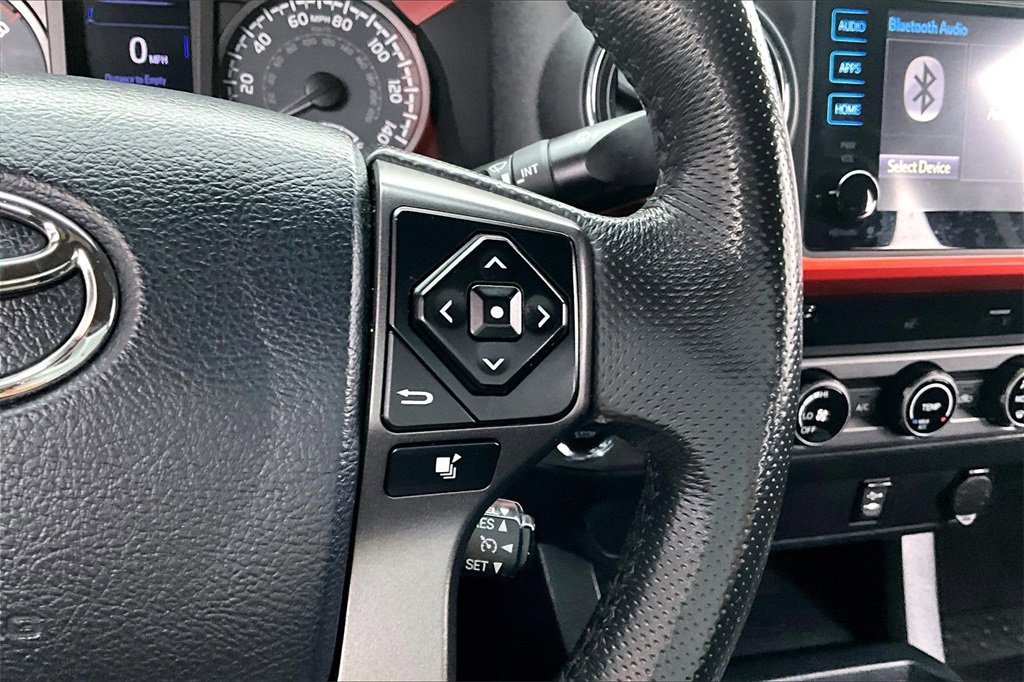 Used 2017 Toyota Tacoma TRD Off-Road image 12