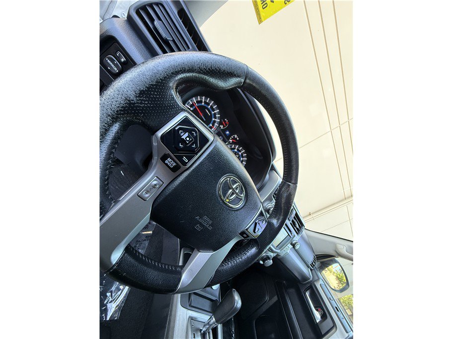 Used 2014 Toyota 4Runner SR5 AWD/4WD image 19