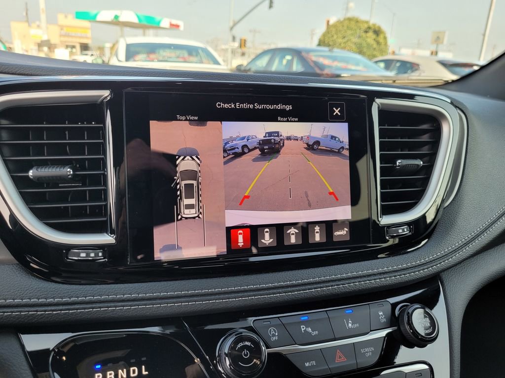 New 2026 Chrysler Pacifica Select w/ S Appearance Package image 16