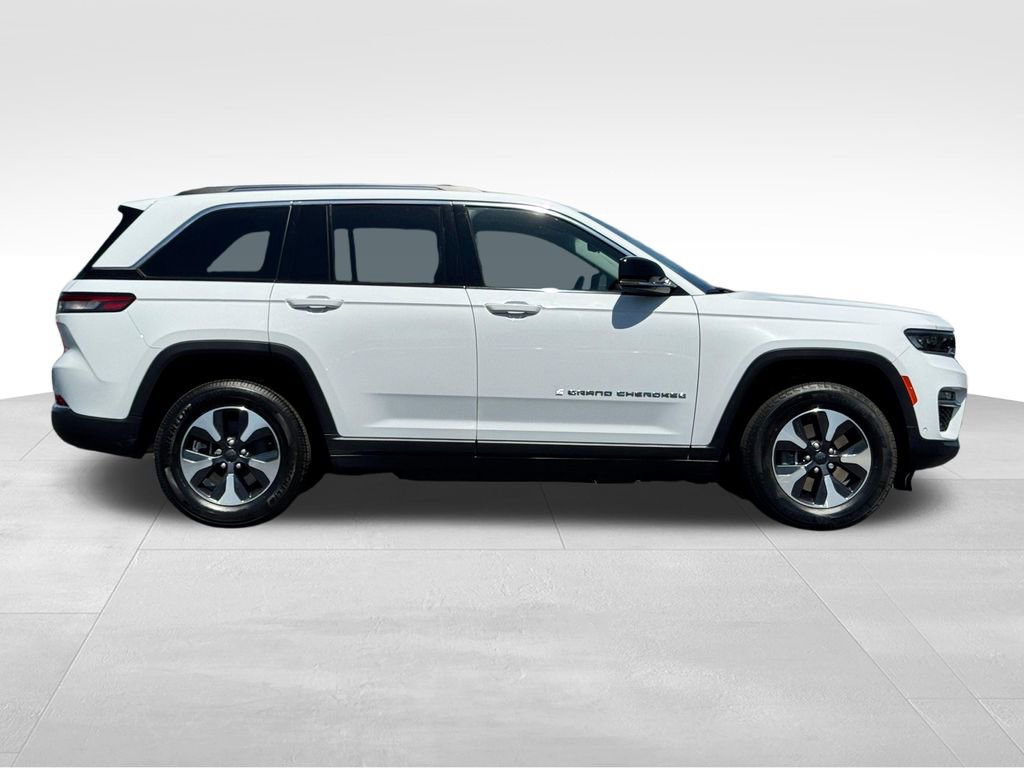 Used 2022 Jeep Grand Cherokee Limited 4xe w/ Luxury Tech Group II AWD/4WD image 8
