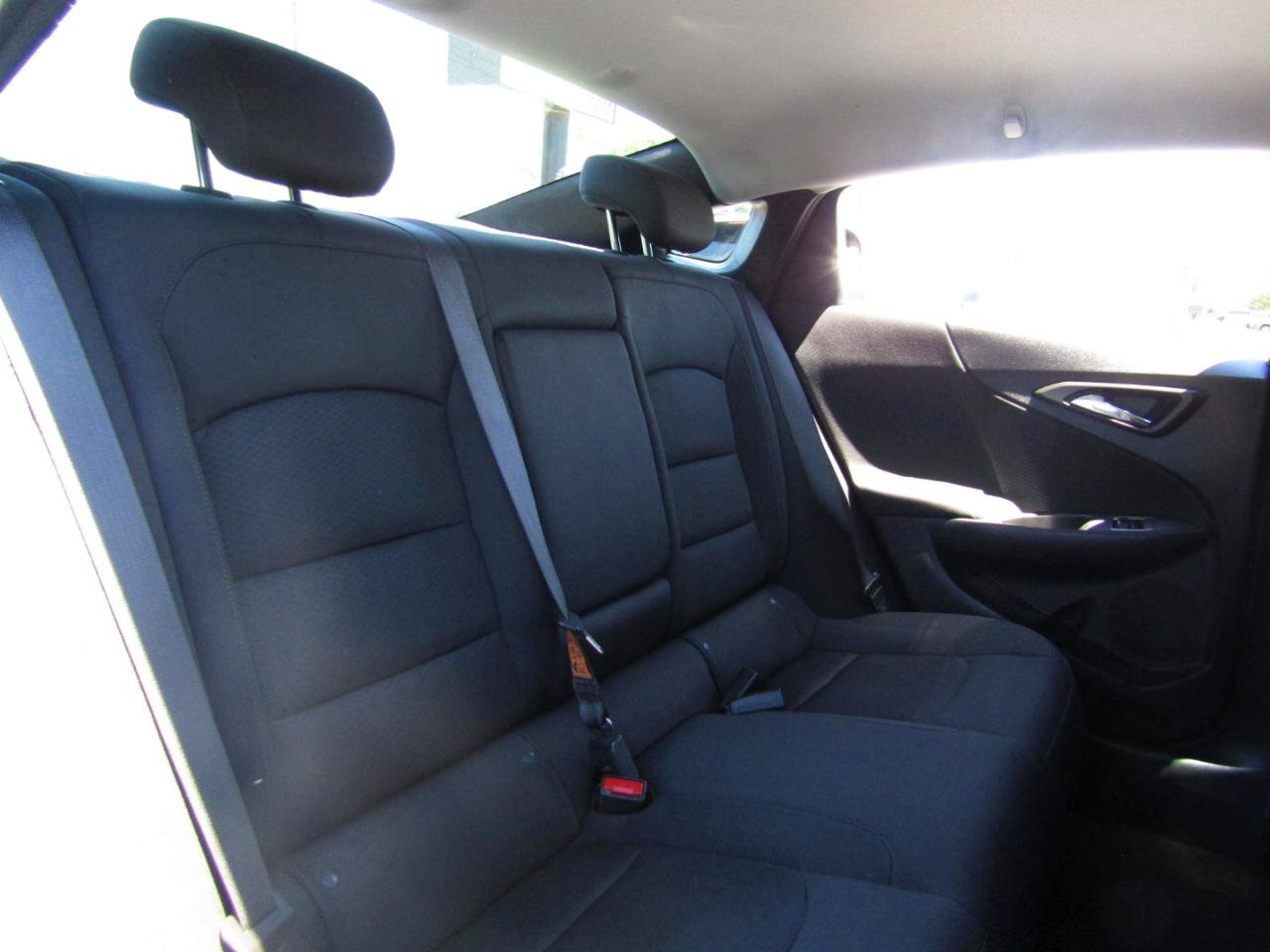 Used 2020 Chevrolet Malibu LT FWD image 21