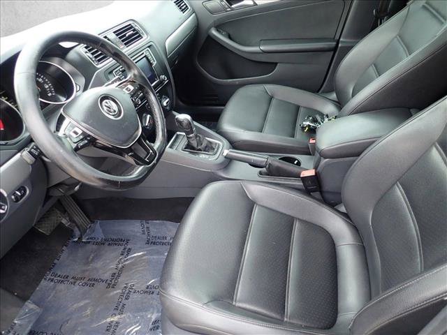 Used 2016 Volkswagen Jetta SE image 9