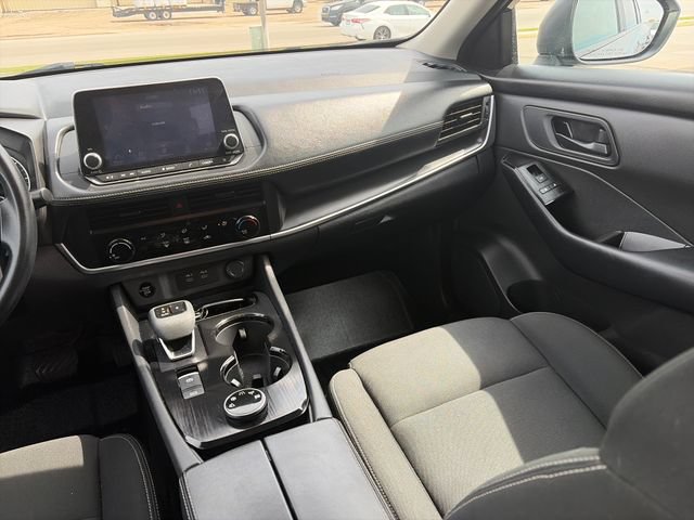 Used 2024 Nissan Rogue S AWD/4WD image 32
