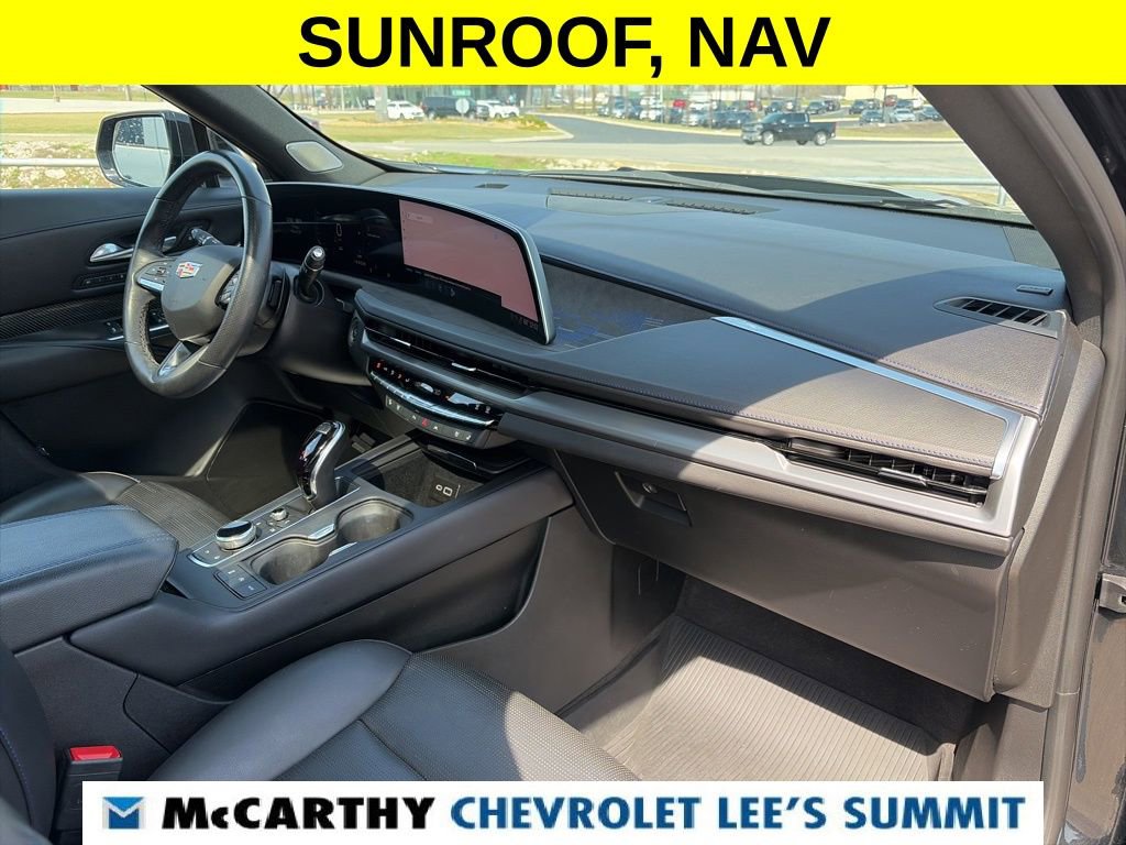 Used 2024 Cadillac XT4 Sport image 32