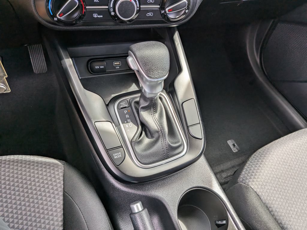 Certified 2025 Kia Soul LX w/ LX Technology Package FWD image 25