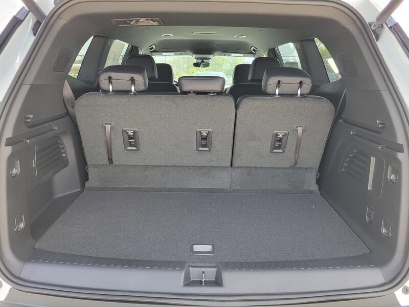New 2026 GMC Acadia Elevation w/ Elevation Premium Package FWD image 7