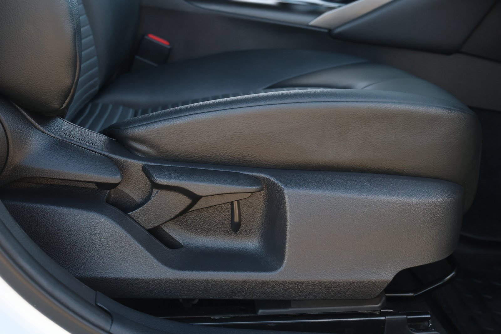 Used 2021 Toyota Camry SE image 30