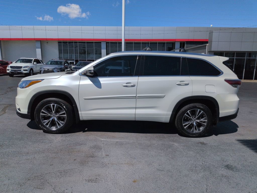 Used 2016 Toyota Highlander XLE w/ Protection Package #3 image 2