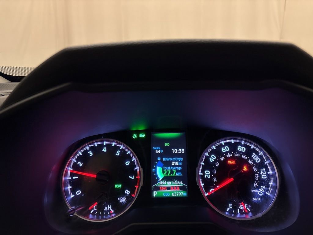 Used 2020 Toyota RAV4 XLE Premium image 15