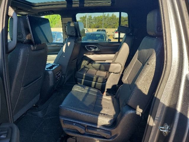 Used 2021 Chevrolet Suburban Z71 w/ Rear Media and Nav Package AWD/4WD image 22