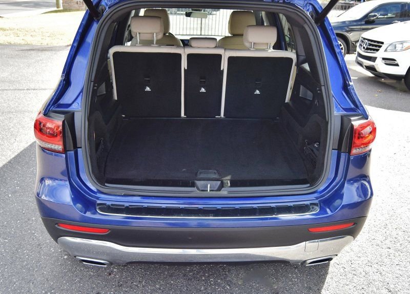 Used 2021 Mercedes-Benz GLB 250 4MATIC w/ Premium Package image 10