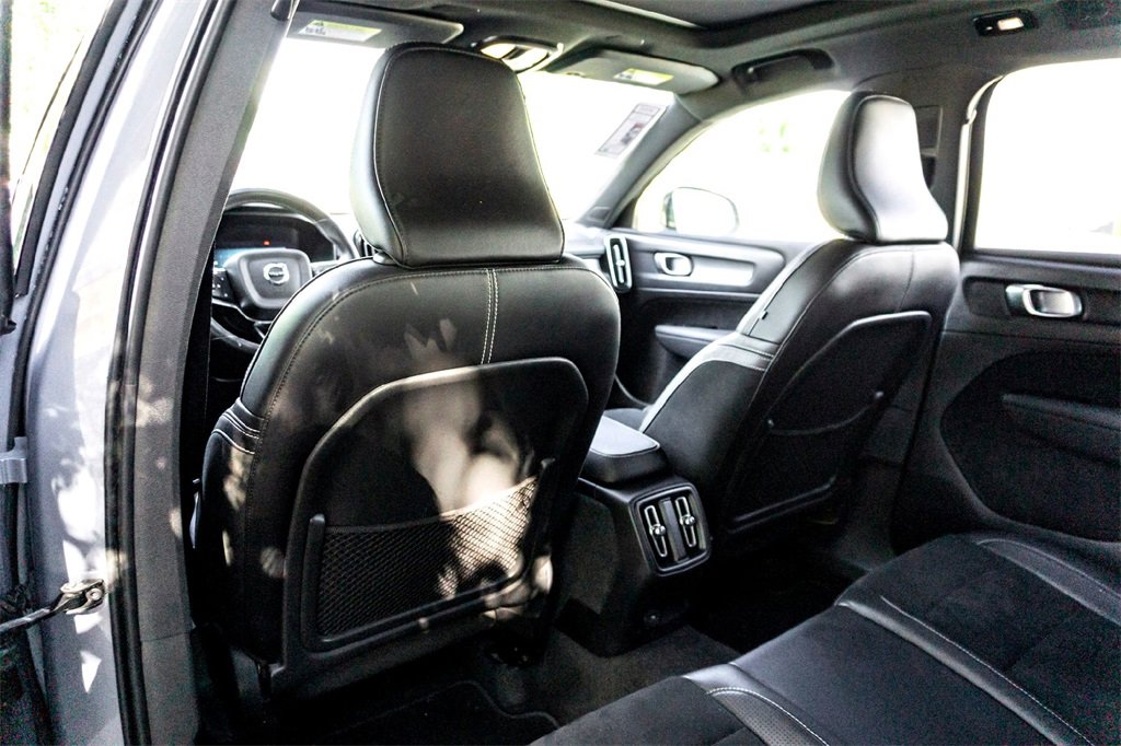 Used 2021 Volvo XC40 P8 Recharge image 28