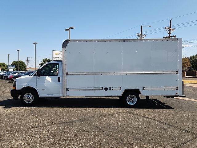 Used 2021 GMC Savana 3500 Extended w/ Power Convenience Package RWD image 2
