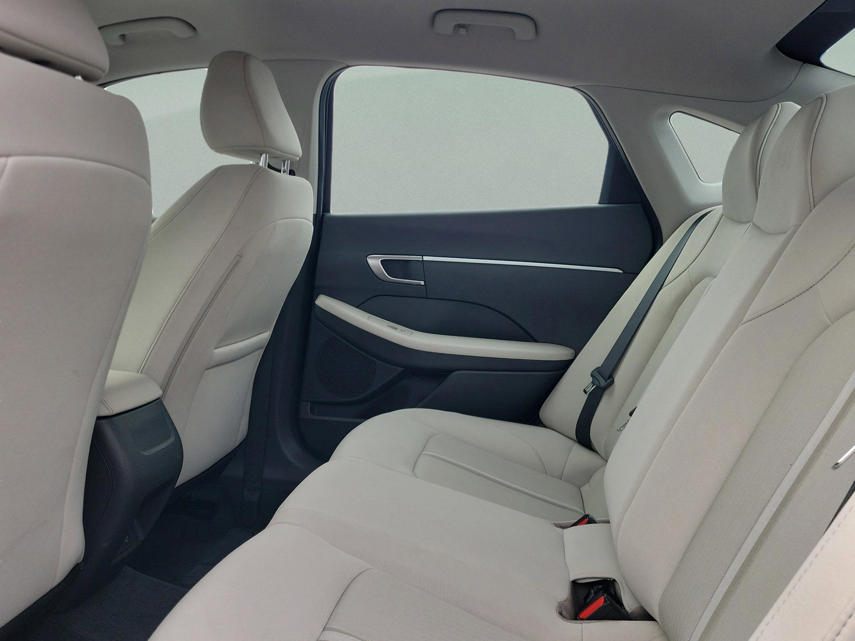 Used 2025 Hyundai Sonata SE image 8