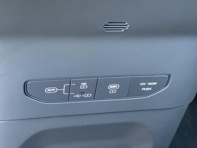 Used 2024 Kia EV9 Light Long Range RWD image 17