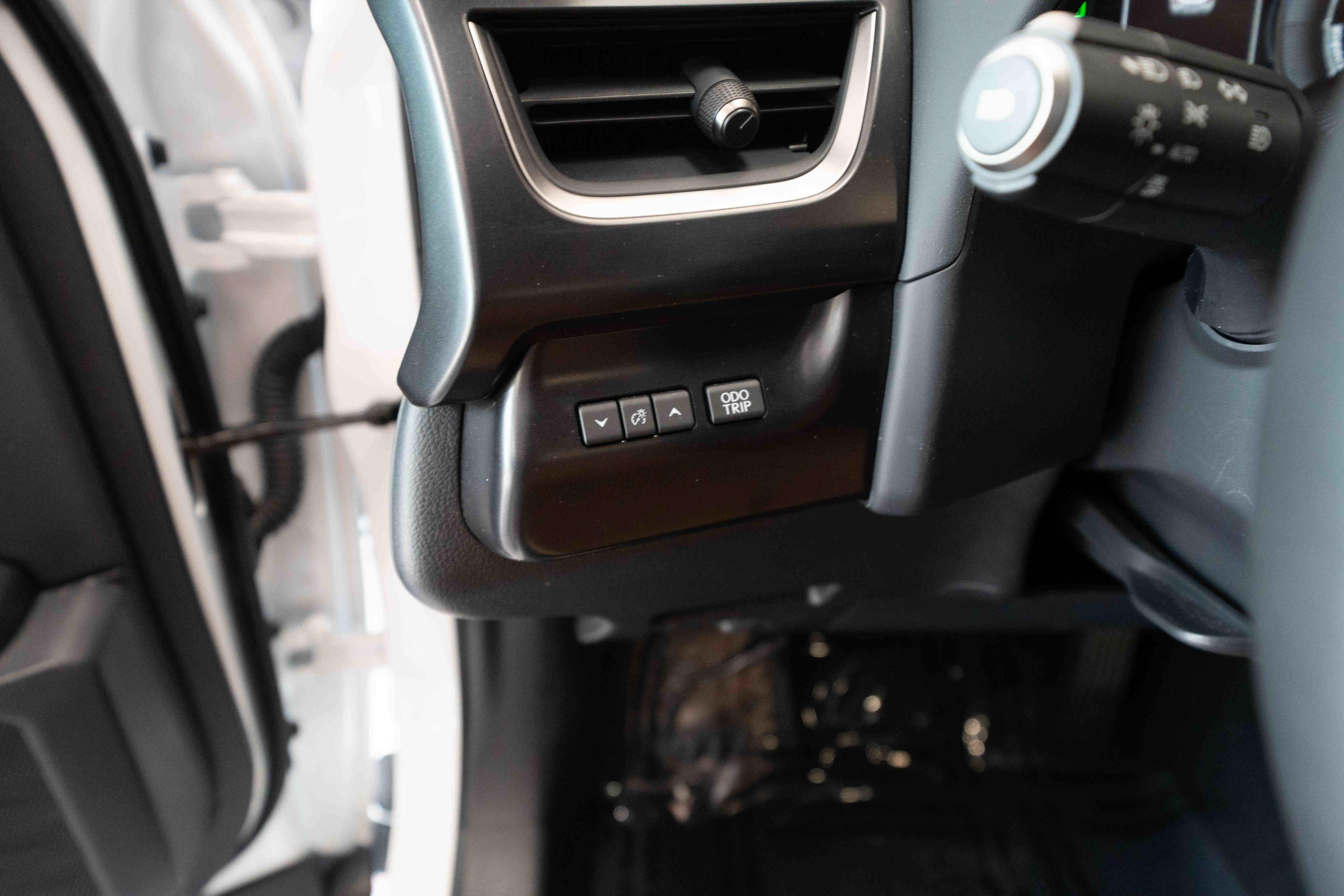 Used 2024 Lexus UX 250h AWD w/ Premium Package image 11