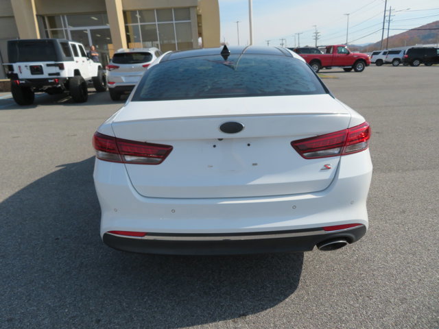 Used 2018 Kia Optima S w/ Panoramic Sunroof Package image 4