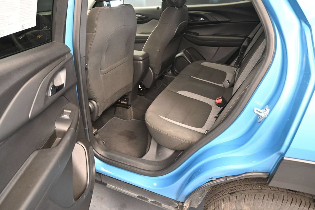Used 2025 Chevrolet TrailBlazer LT AWD/4WD image 16
