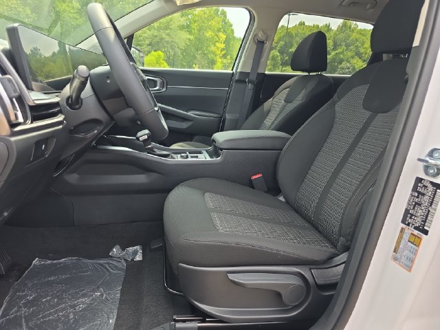 New 2026 Kia Sorento LX FWD image 4