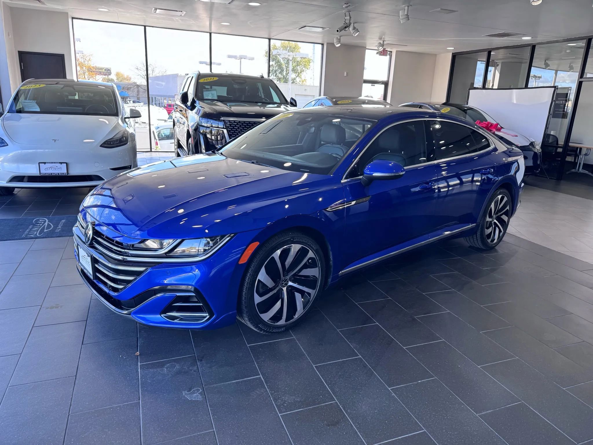 Used 2021 Volkswagen Arteon SEL image 2