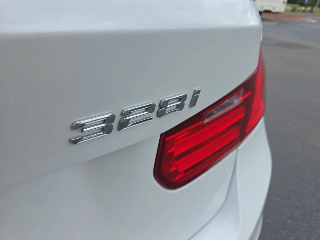 Used 2015 BMW 328i Sedan RWD image 11