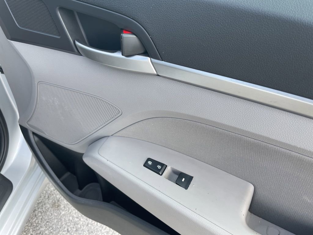 Used 2020 Hyundai Elantra SEL image 29
