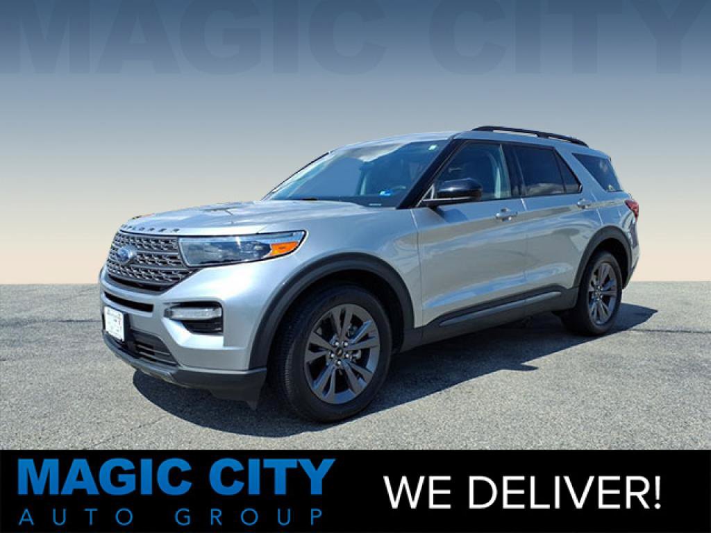 Certified 2023 Ford Explorer XLT w/ Equipment Group 202A AWD/4WD image 1