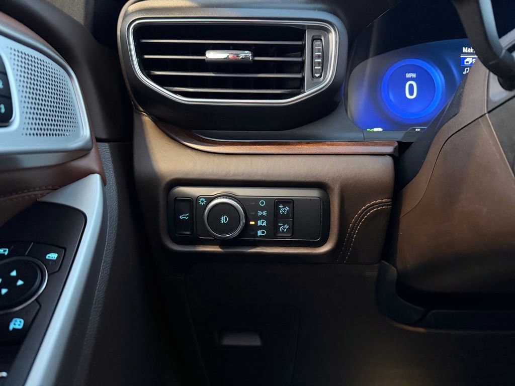 Used 2023 Ford Explorer King Ranch w/ Technology Package image 26