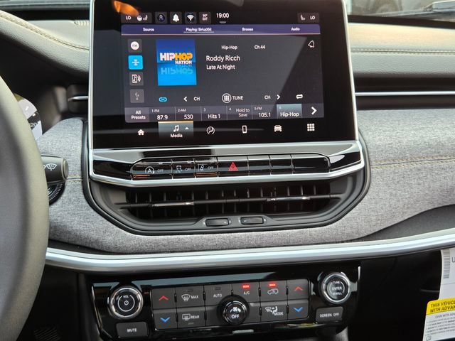 New 2026 Jeep Compass Latitude AWD/4WD image 18