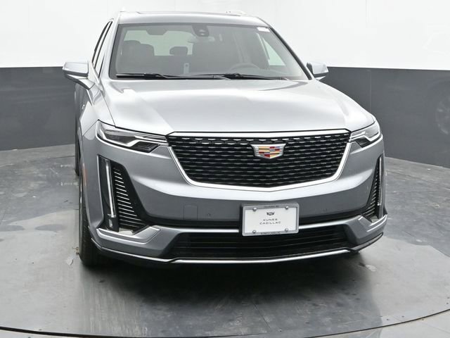 New 2025 Cadillac XT6 Luxury image 3