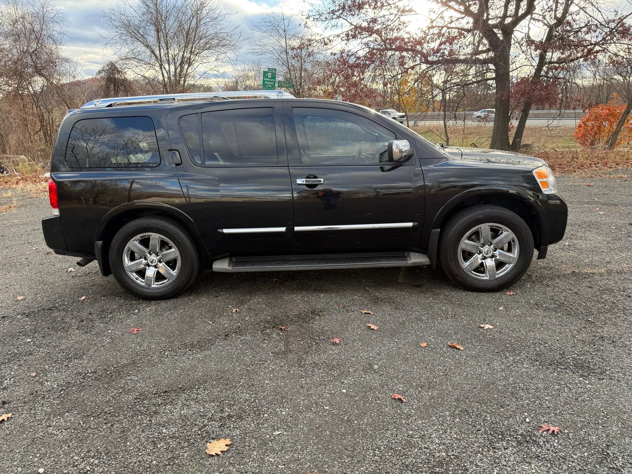Used 2010 Nissan Armada Platinum w/ Captain Seat Pkg image 3