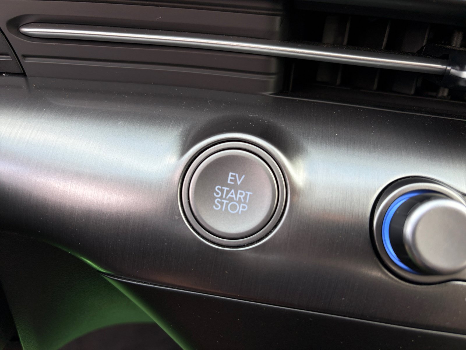 Certified 2024 Hyundai Kona SE FWD image 28