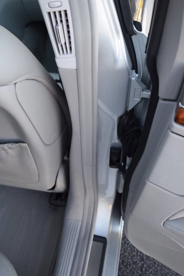 Used 2004 Mercedes-Benz E 500 Sedan image 57