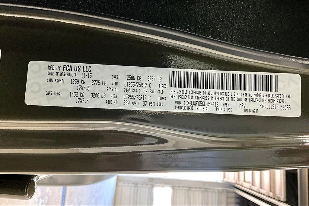 Used 2016 Jeep Wrangler Unlimited Rubicon w/ Connectivity Group image 41