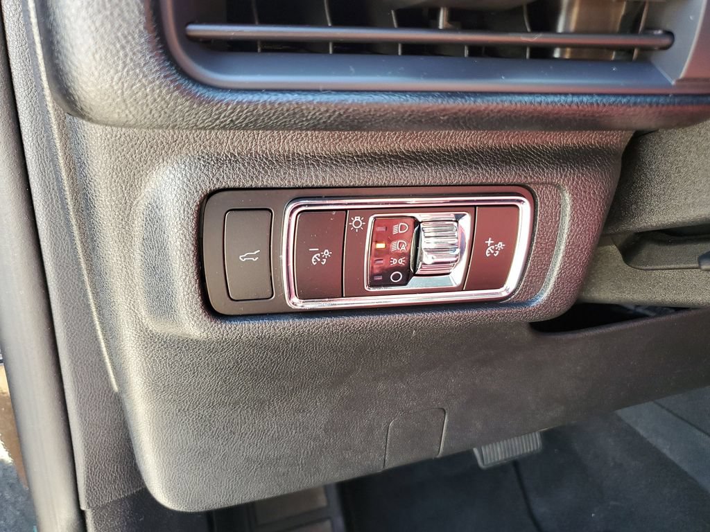 Used 2023 Lincoln Corsair Reserve AWD/4WD image 18