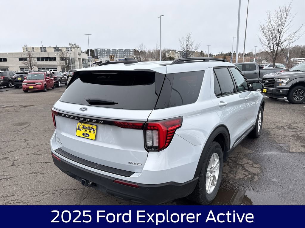 Used 2025 Ford Explorer Active image 7