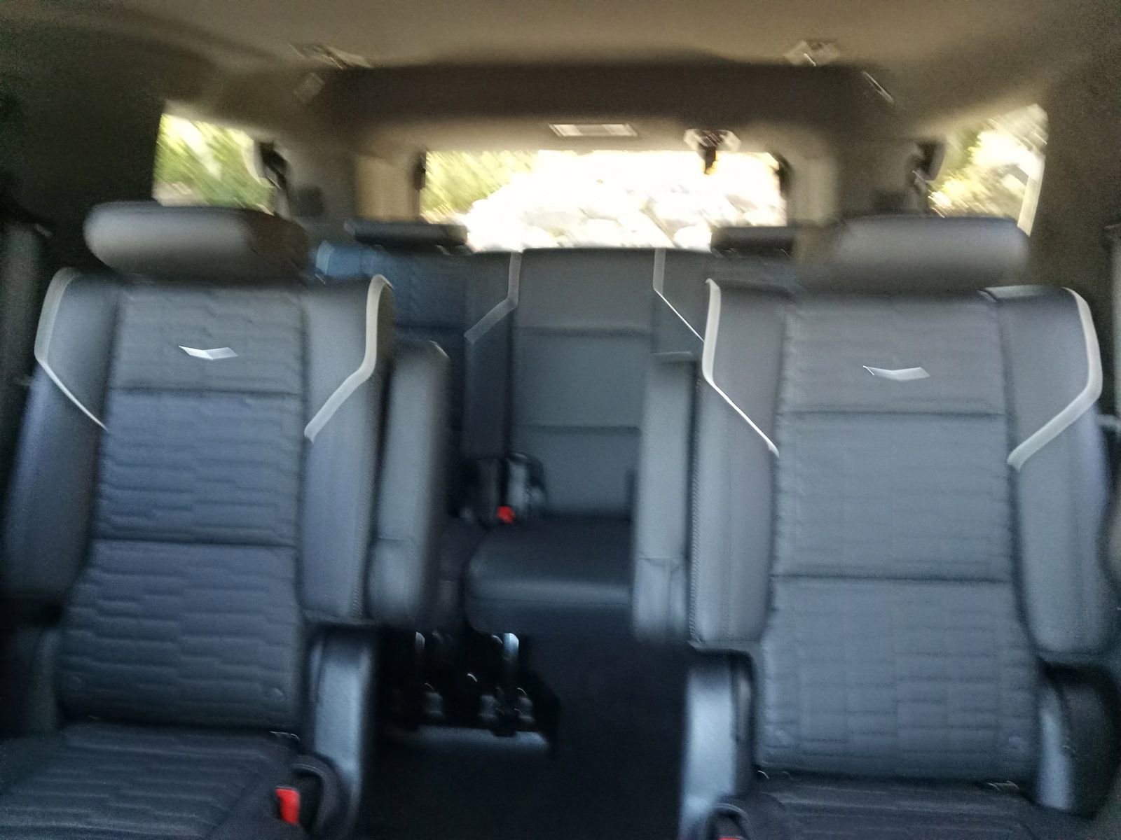 Used 2025 Cadillac Escalade V w/ LPO, ONYX Package image 24