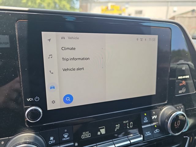 Used 2023 Toyota Highlander XLE FWD image 25